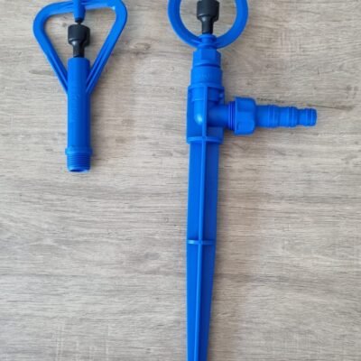 Aspersor p/ jardim com pé e adaptador para mangueira